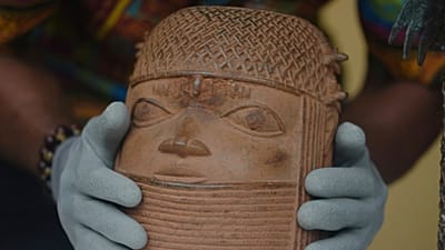 Le Royaume-Uni restitue 100 œuvres africaines pillées au Nigeria