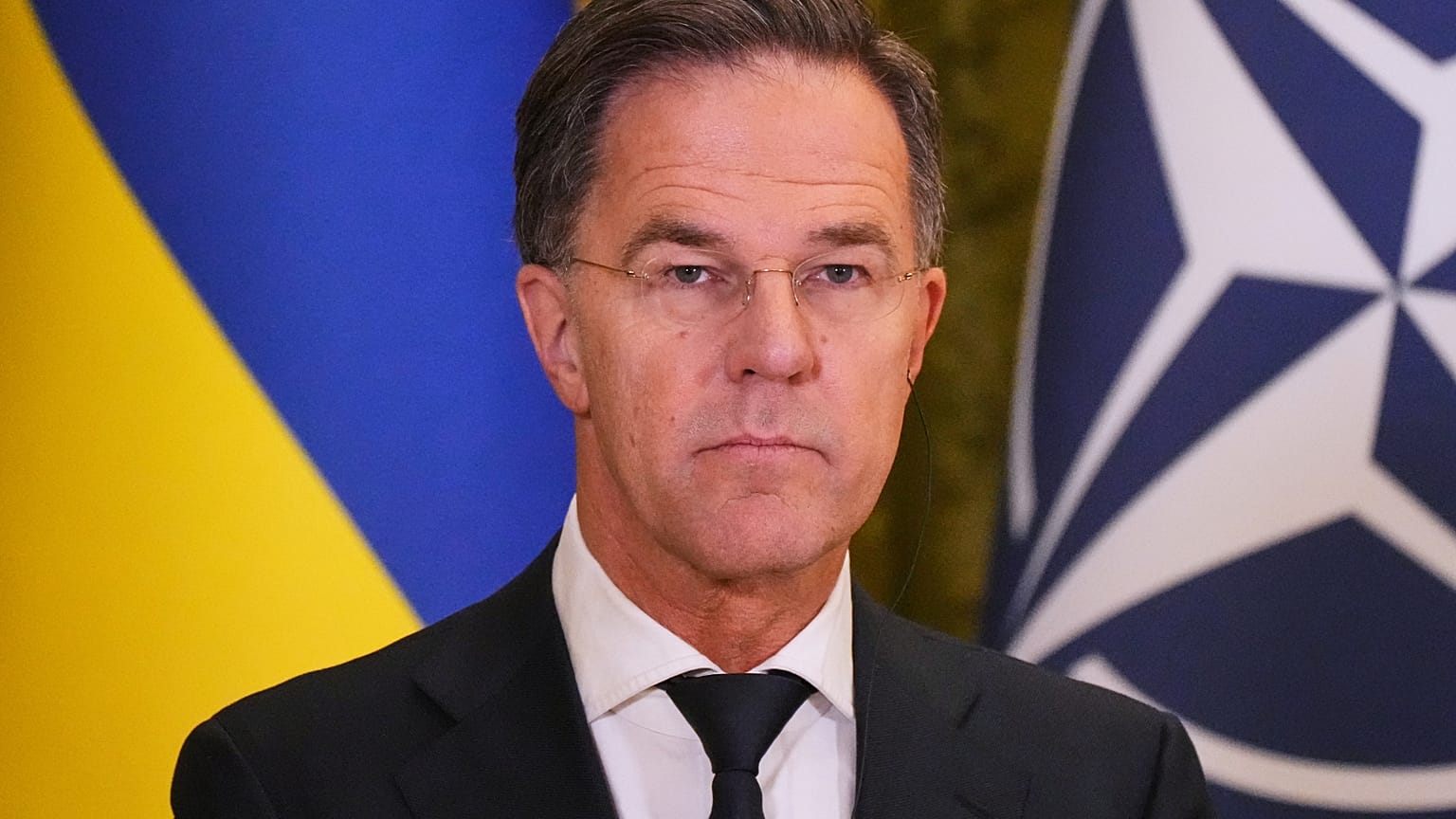 الأمين العام للناتو مارك روتة يحضر مؤتمرًا صحفيًا مشتركًا مع الرئيس الأوكراني فولوديمير زيلينسكي في كييف، أوكرانيا، يوم الثلاثاء 3 فبراير 2026. (تصوير: أسوشيتد برس)