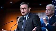 Der Vorsitzende des Repräsentantenhauses Mike Johnson spricht auf einer Pressekonferenz im Kapitol. 10. Februar 2026.
