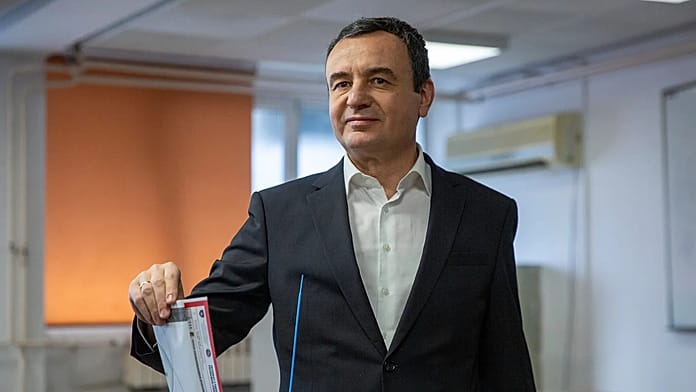 Albin Kurti regresa como primer ministro de Kosovo con un plan de estabilidad económica y política