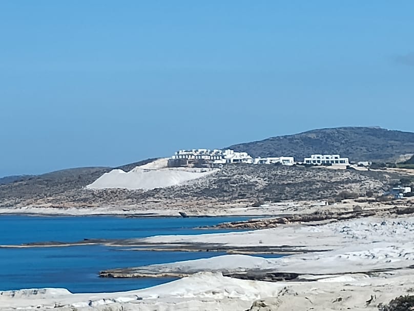Έργα στην ακτογραμμή στον Μύτακα της Μήλου