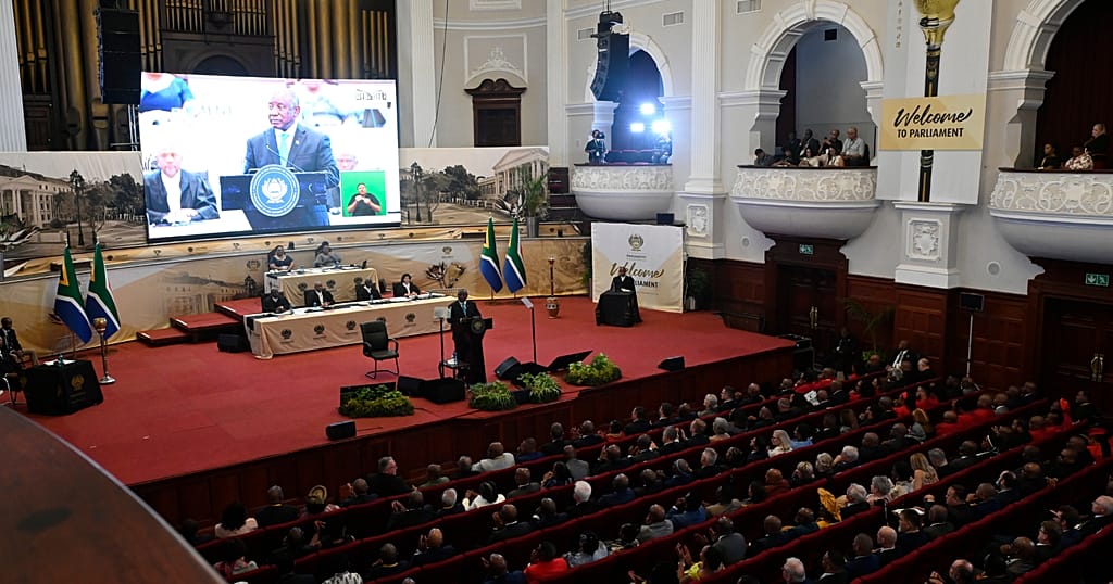 South Africa's political parties largely welcome troop deployment