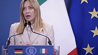 Italian cabinet approves new anti-immigration package