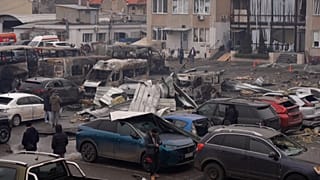 Ukraine : une frappe massive de drones russes touche le port d'Odessa et des sites énergétiques