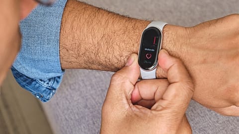 Smart clothing beats health tracking wearables in measuring body metrics.