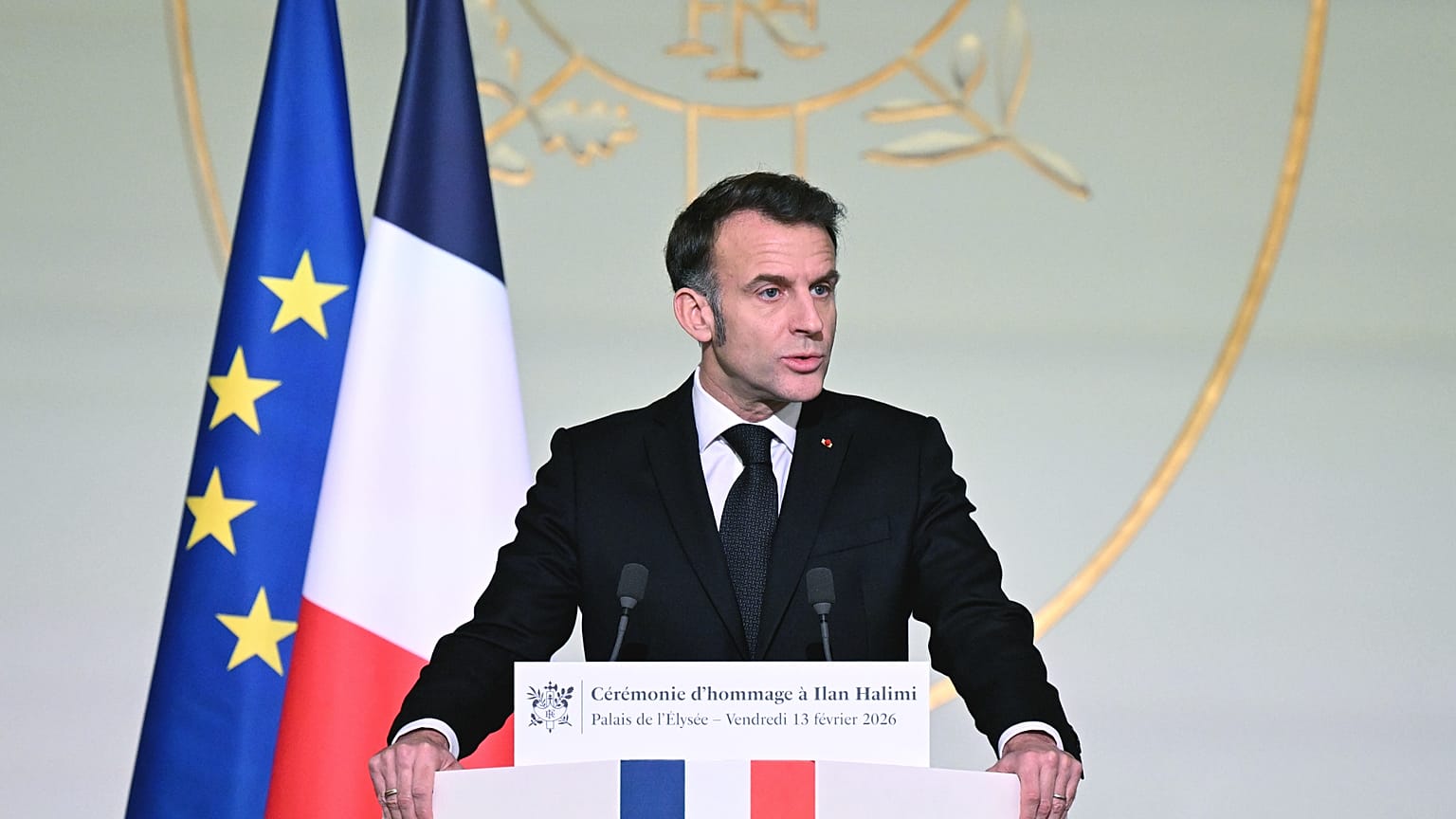 Le président français Emmanuel Macron s'exprime lors d'une cérémonie commémorant le 20e anniversaire du meurtre d'Ilan Halimi. 