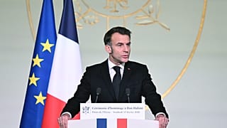 Le président français Emmanuel Macron s'exprime lors d'une cérémonie commémorant le 20e anniversaire du meurtre d'Ilan Halimi. 