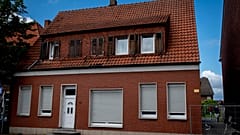 Auf diesem Foto vom Dienstag, 12. Mai 2020, ist „Julian“, eine Unterkunft für osteuropäische Arbeiter, in Rosendahl in Deutschland zu sehen.