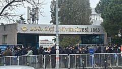 Boğaziçi Üniversitesi'nde kampüs çıkışlarında yoğun güvenlik önlemleri alındı.