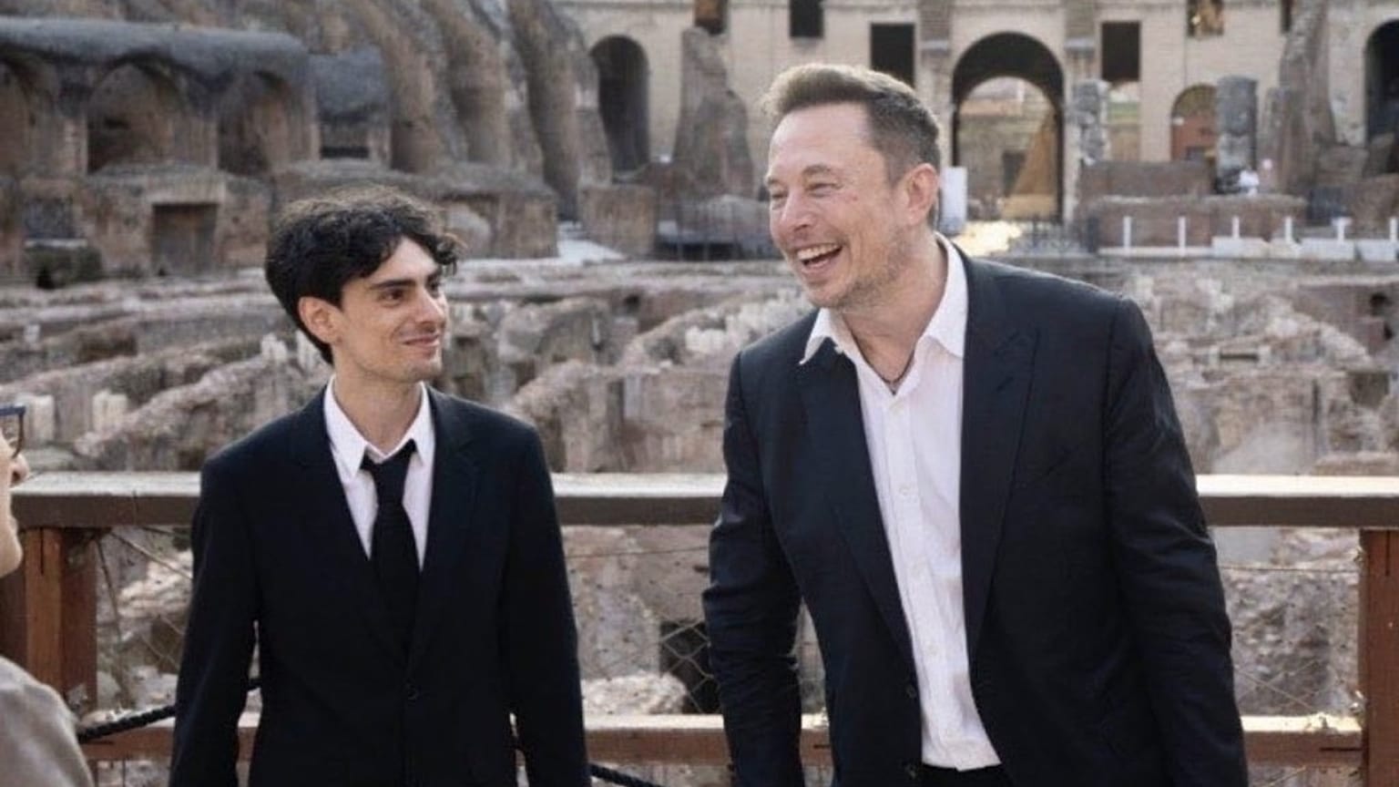 Andrea Stroppa e Elon Musk al Colosseo