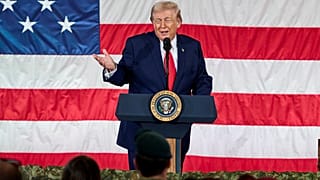  ألقى الرئيس الامريكي دونالد ترامب كلمة أمام القوات في فورت براغ بولاية كارولاينا الشمالية، يوم الجمعة الموافق 13 فبراير 2026.