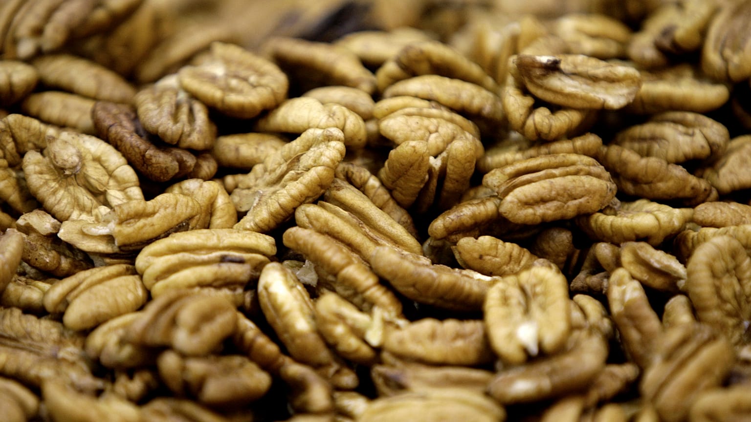 Очищенные орехи пекан