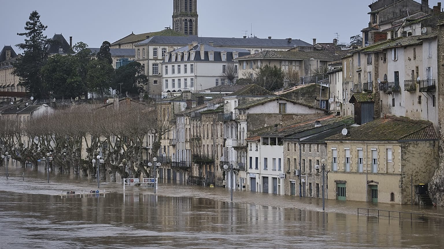 A Garonne folyó árvize a délnyugat-franciaországi Aquitania régió Gironde megyéjében fekvő La Réole-ban 2026. február 13-án