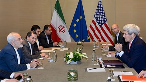 GENOVA - 30 maggio 2015: Il Segretario di Stato americano John Kerry ha colloqui formali con il suo omologo iraniano Mohammad Javad Zarif nell'ambito dei negoziati sull'accordo nucleare.
