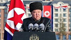 Nordkoreas Kim Jong-un weiht ein Wohngebiet für Familien gefallener Soldaten ein