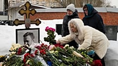 Navalnys Angehörige an seinem Grab, 16.02.2026