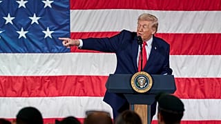 الرئيس دونالد ترامب يلقي كلمة أمام الجنود في فورت براغ، نورث كارولاينا، يوم الجمعة 13 فبراير 2026. (صورة أسوشيتد برس/مات رامِي)