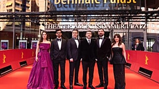 Yönetmen Emin Alper ve oyuncu ekibi.