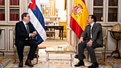 Bruno Rodríguez, Ministro dos Negócios Estrangeiros de Cuba (à esquerda) em Madrid com o seu homólogo espanhol, José Manuel Albares.