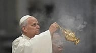 El Papa León XIV celebra la misa del Gallo en la basílica de San Pedro del Vaticano, el jueves 1 de enero de 2026