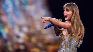 ARCHIVO: Taylor Swift actúa durante "The Eras Tour" el viernes 6 de diciembre de 2024, en Vancouver, Columbia Británica.