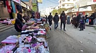 بسطة في سوق بدير البلح وسط قطاع غزة