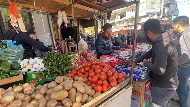 سوق خضار في دير البلح وسط قطاع غزة