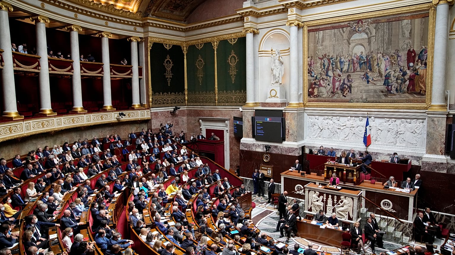 Image d'archives : la Première ministre française Elisabeth Borne prononce un discours à l'Assemblée nationale, à Paris, le mercredi 6 juillet 2022
