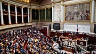 Image d'archives : la Première ministre française Elisabeth Borne prononce un discours à l'Assemblée nationale, à Paris, le mercredi 6 juillet 2022