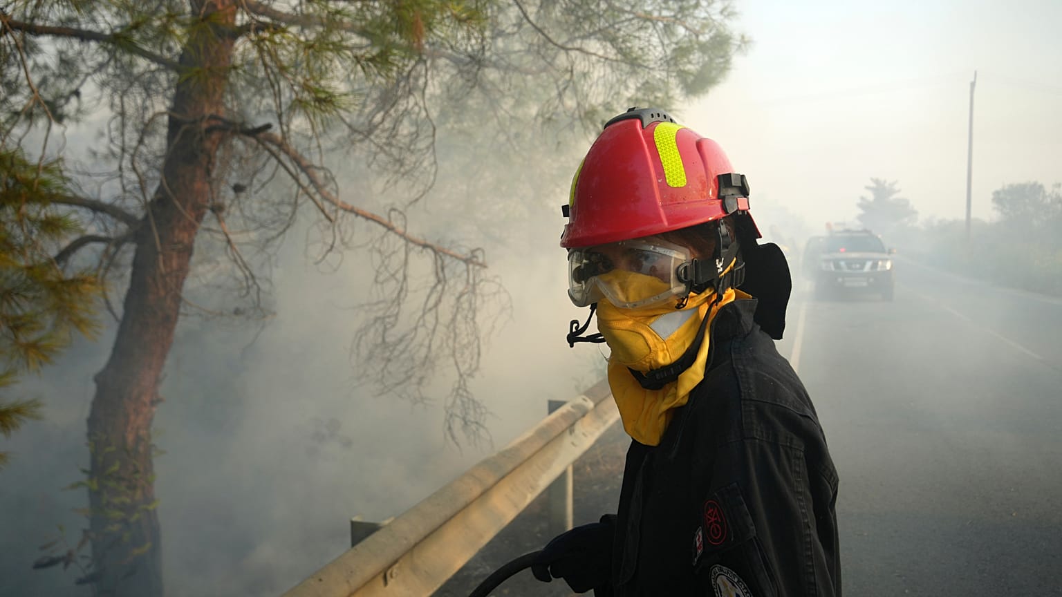Amerikai tűzoltó munka közben.