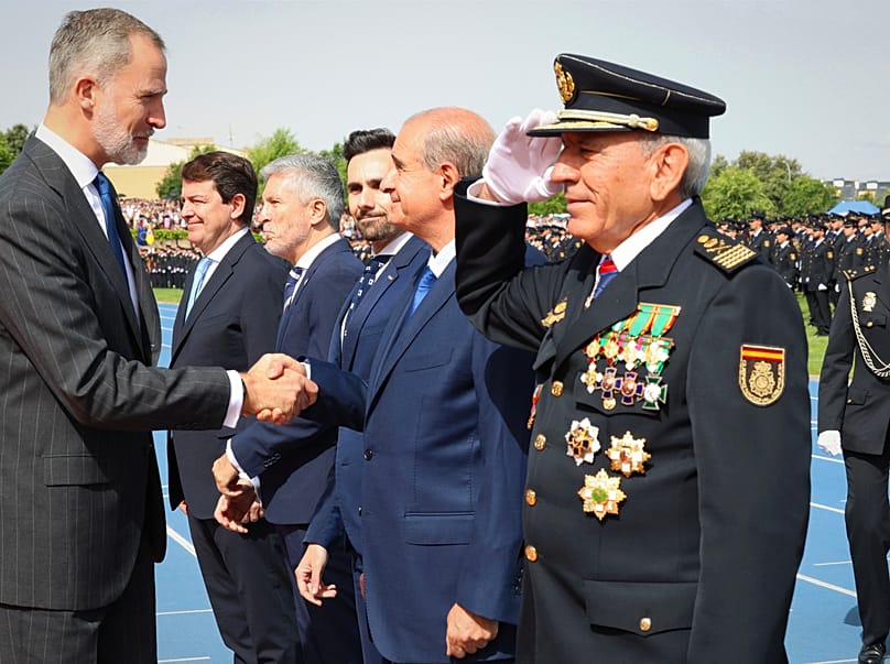  José Ángel González asiste a la Jura de la XXXVIII Promoción de la Escala Básica de la Policía Nacional presidida por Felipe VI y un año aproximado antes de los hechos 