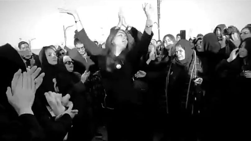 رقص بر سر مزار 