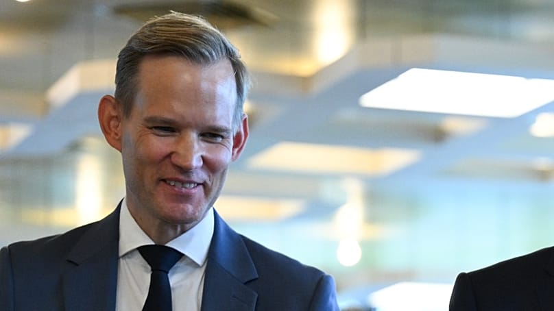 Der Drogen- und Suchtbeauftragte Hendrik Streeck warnt: Jedes vierte Kind entwickelt ein riskantes Nutzungsverhalten bei Medien.