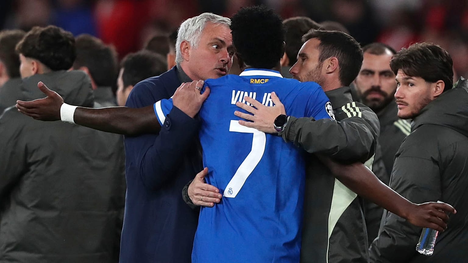 Real Madrid's Vinicius Jr argues with Benfica's head coach José Mourinho during the Champions League match in Lisbon, 17 February 2026