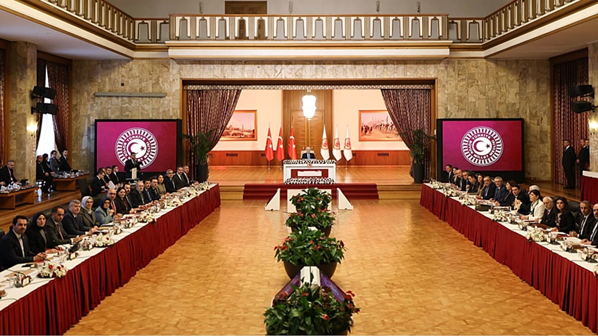 TBMM'de oy çokluğuyla kabul edilen ve DEM Parti'nin şerh koyduğu 'çözüm süreci raporu' ne anlatıyor?