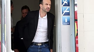 Le député et coordinateur national de La France Insoumise, Manuel Bompard, devant le siège du parti, lundi 8 juillet 2024 à Paris. (AP Photo/Aurelien Morissard)