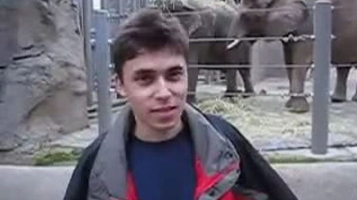 'Me at the zoo': First ever YouTube upload acquired by London's V&A museum