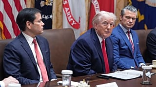 دونالد ترامپ، رئیس‌جمهوری آمریکا به همراه مارکو روبیو، وزیر خارجه و پیت هگست، وزیر جنگ آمریکا