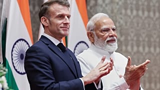 Le Premier ministre indien Narendra Modi, à droite, et le président français Emmanuel Macron lors d'une conférence de presse à Mumbai, en Inde, le mardi 17 février 2026.