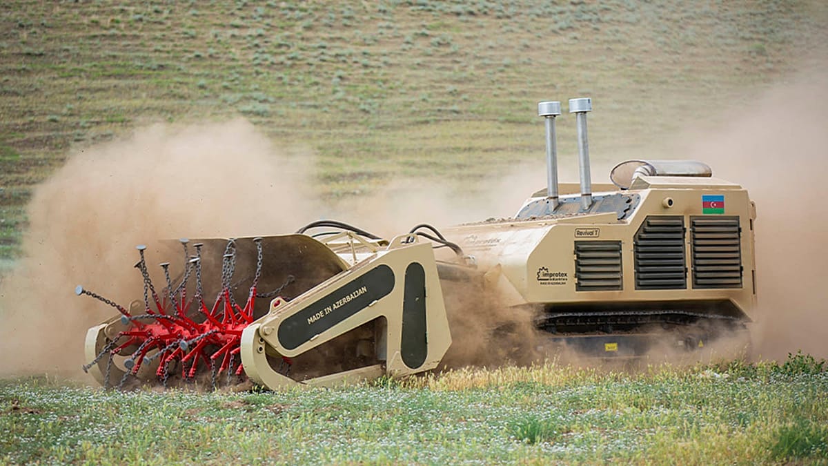 تعمل الروبوتات محلية الصنع في أذربيجان على تعزيز عملية إزالة الألغام للأغراض الإنسانية