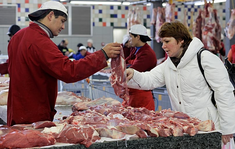 Os retalhistas dizem que as vendas de carne estão a cair.