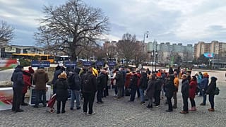 Kígyózó sorok a Tisza székesfehérvári aláírásgyűjtésén