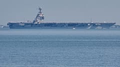 Το αεροπλανοφόρο USS Gerald R. Ford αναχωρεί από το Ναυτικό Σταθμό Norfolk, Τρίτη 23 Ιουνίου 2025, στο Norfolk της Βιρτζίνια. (AP Photo/John Clark)