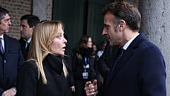 Macron et Meloni lors d'un sommet informel de l'UE en Belgique, le 12 février 2026.