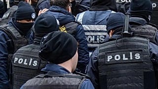 Ünlülere operasyonlar sürüyor