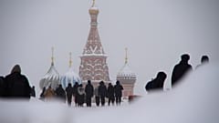Moscovo volta a ser atingida por forte nevão que deixa cidade sob condições difíceis