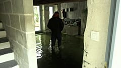 In Les Ponts-de-Cé steht ein Haus, in dem 15 Zentimeter Wasser im Inneren stehen.