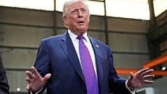 الرئيس دونالد ترامب يزور شركة Coosa Steel في روما، جورجيا، يوم الخميس 19 فبراير 2026. (صورة أسوشيتد برس/مارك شيفيلباين)