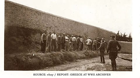Φωτογραφίες από την εκτέλεση Ελλήνων αγωνιστών στην Καισαριανή
