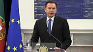 O primeiro-ministro Luís Montenegro numa declaração após o Conselho de Ministros desta sexta-feira